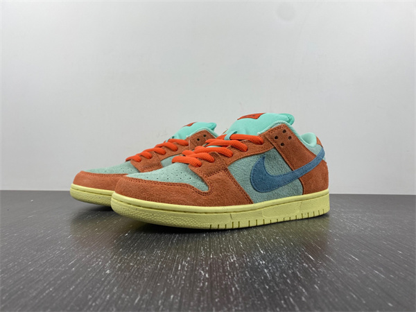Nike SB Dunk Low “Noise Aqua”