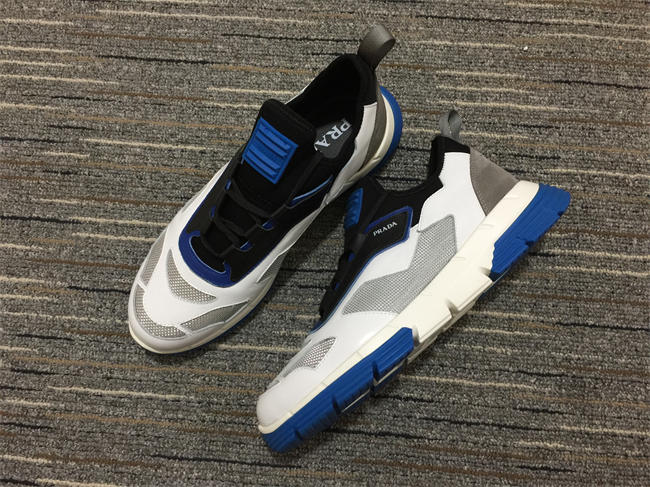 Prada Sneaker 30