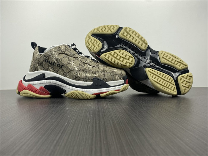 Gocci x BLCG The Hacker Project Triple S Beige  677192 ULZ10 9795