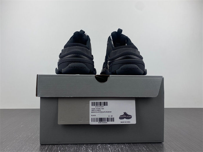 BALENCIAGA TRIPLE S 755686 W3SM2 1000