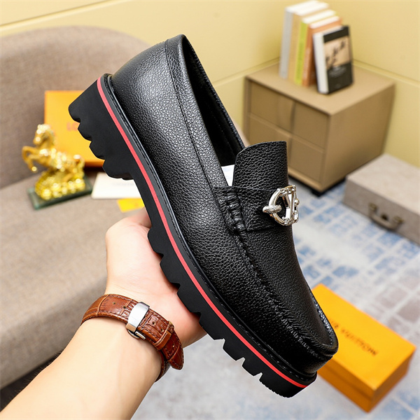 Lv Loafer 024