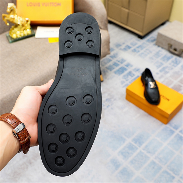 Lv Loafer 040