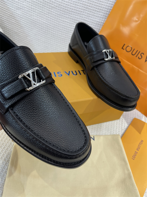 Lv Loafer 053