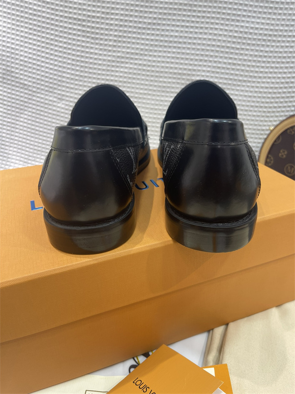 Lv Loafer 055