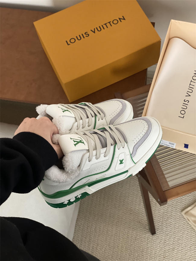 Lv Trainer Sneaker 38