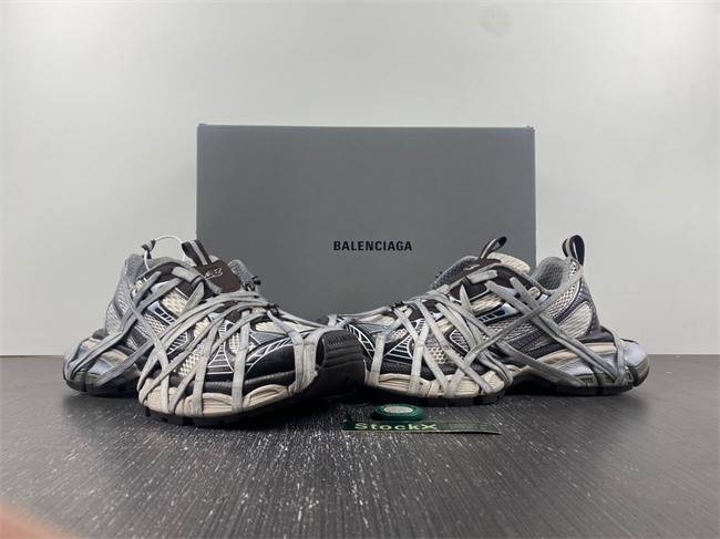 Balenciaga Phantom Sneaker  778698 W3XLL 2097