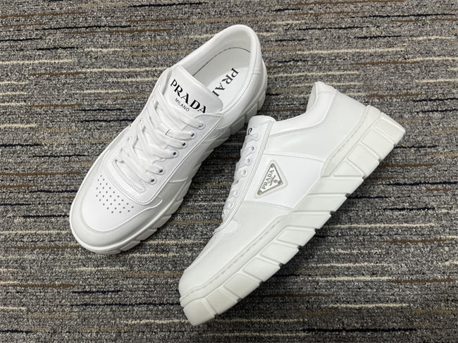 Prada Sneaker 17