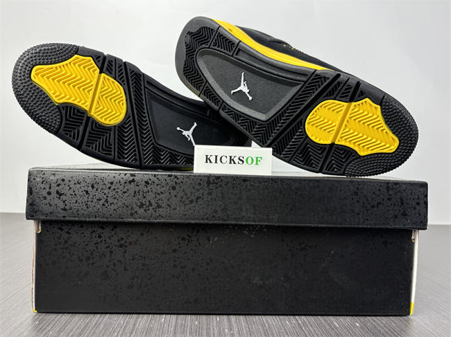 Jordan 4 Retro Thunder DH6927-017