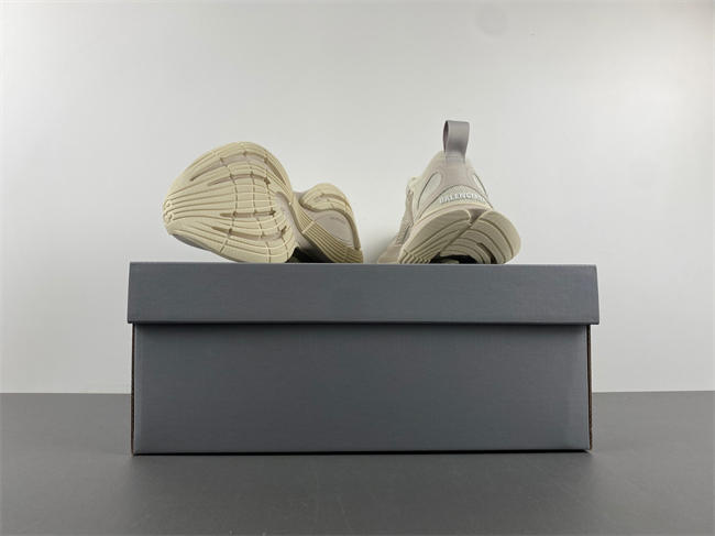 BALENCIAGA 793944 WFLGY 2000