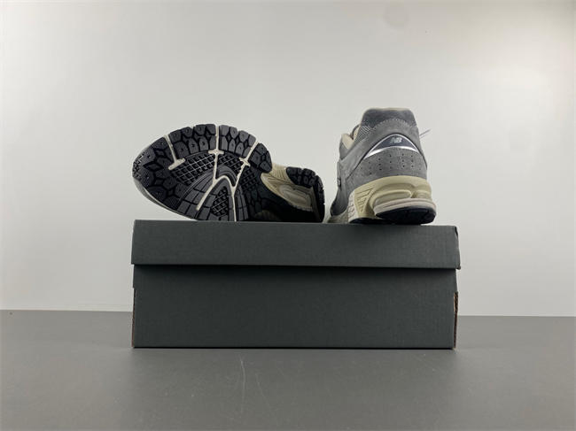 New Balance 2002R Shadow Grey M2002RANM