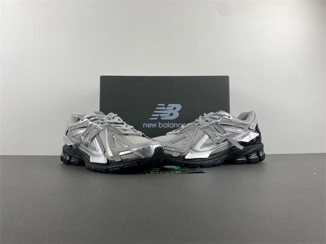 New Balance Silver gray black U1906AAF