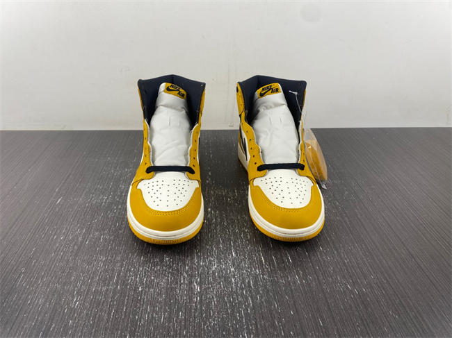 Air Jordan 1 High OG “Yellow Ochre” DZ5485-701