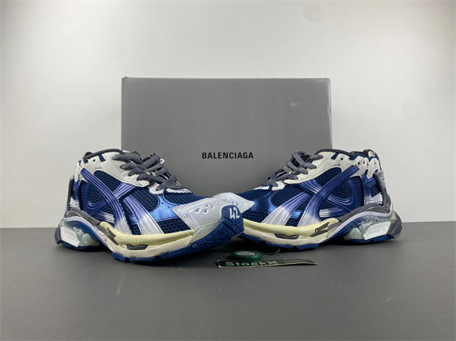 Balenciaga 772774 WRUNG 2410