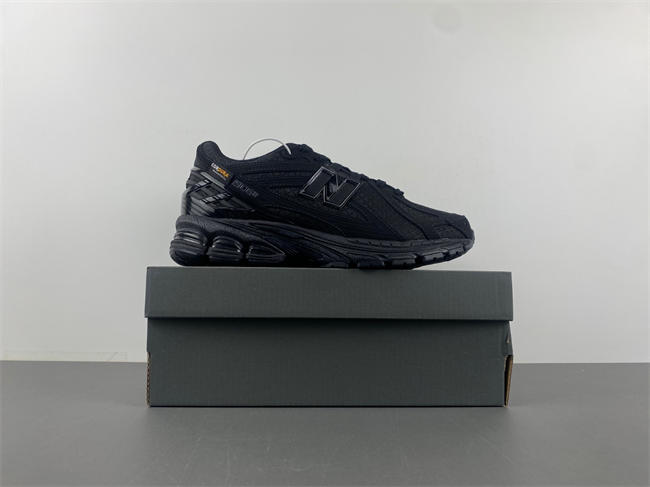New Balance Black M1906RWF