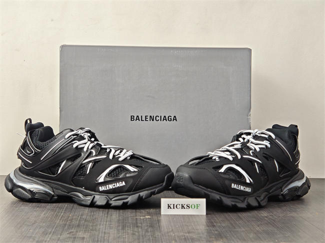 BLCG TRACK SNEAKER 542023 W1GB1 2045 with LED