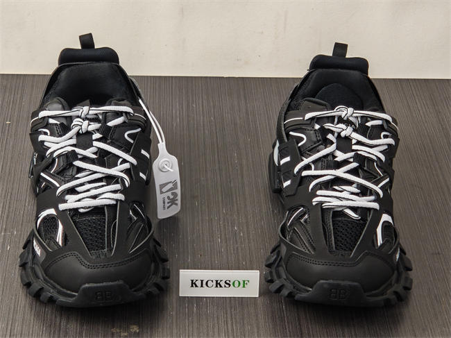 BLCG TRACK SNEAKER 542023 W1GB1 2045 with LED