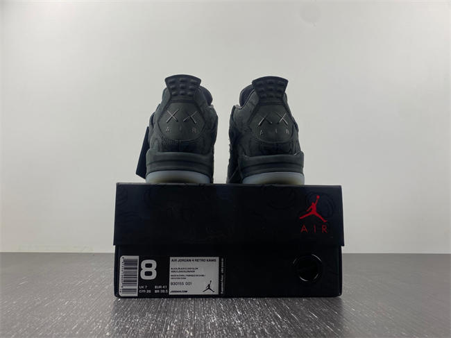 AIR JORDAN 4 RETRO KAWS 930155 001