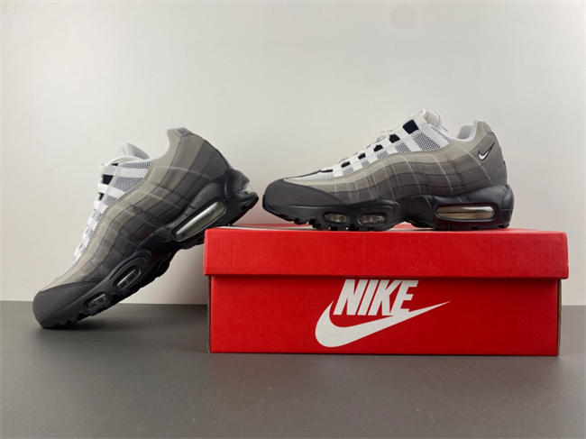 Nike Air Max 95 OG “Grey Gradient”