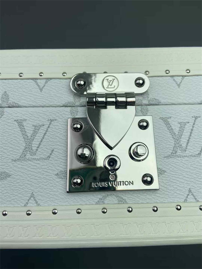 LV BOX