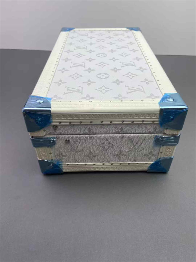 LV BOX