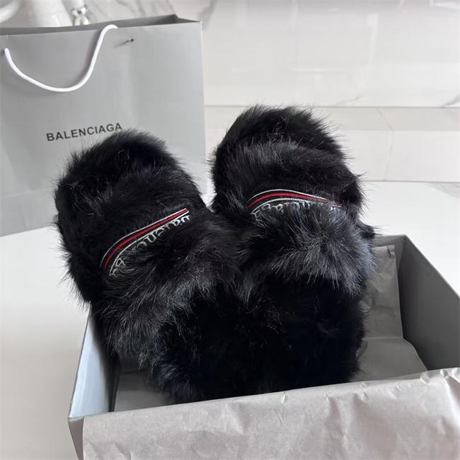BLCG SLIPPERS