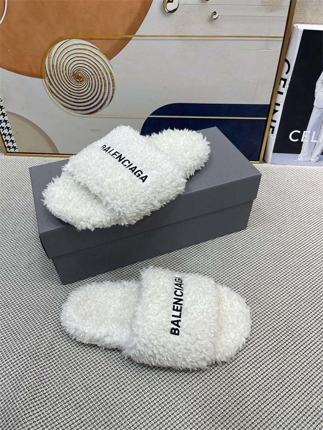 BLCG SLIPPERS