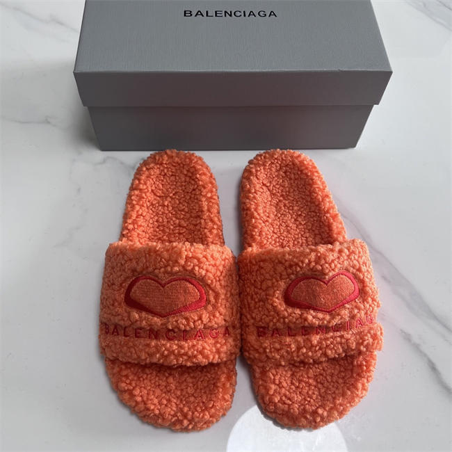 BLCG SLIPPERS