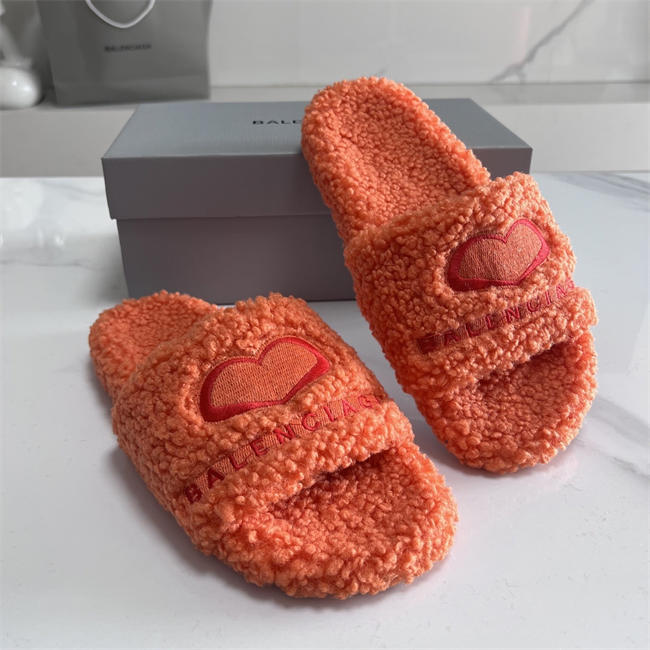 BLCG SLIPPERS