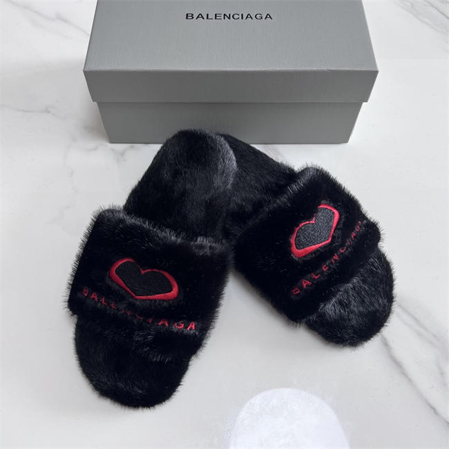 BLCG SLIPPERS