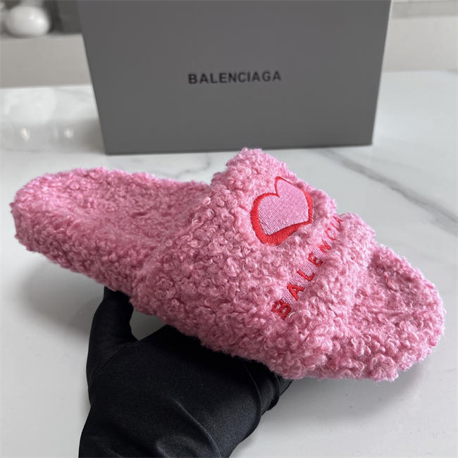 BLCG SLIPPERS