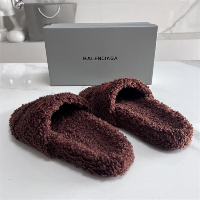 BLCG SLIPPERS