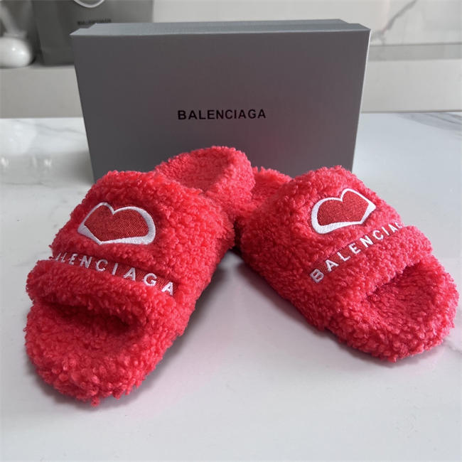 BLCG SLIPPERS