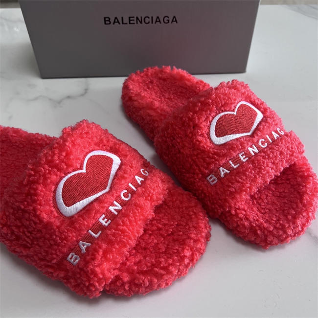 BLCG SLIPPERS