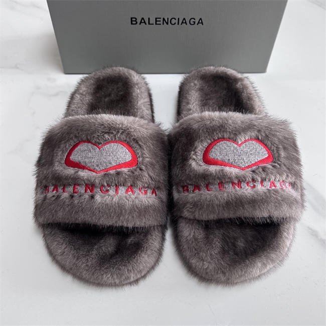 BLCG SLIPPERS