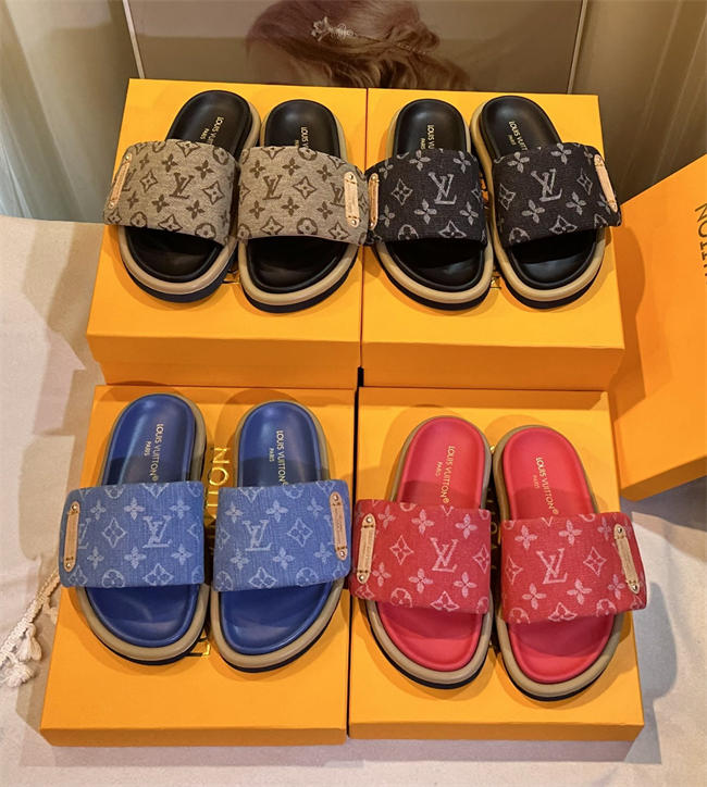 LV SLIPPERS