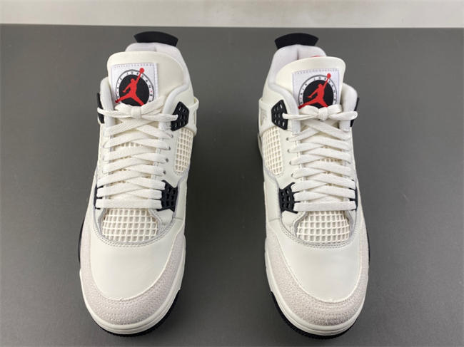 Air Jordan 4“Flight Club”  Sail/Black-University Red